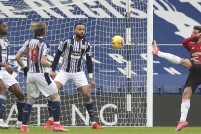 El Manchester United empata a un gol con el Albion.