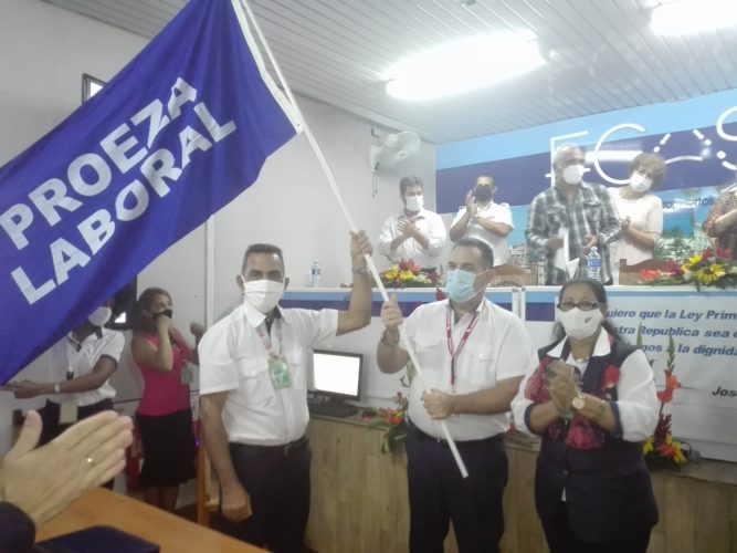 bandera proeza laboral a aeropuerto jose marti (1)