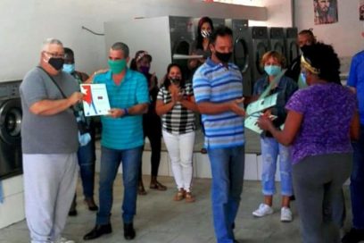 Reconocen en Sancti Spíritus a trabajadores del Comercio, la Gastronomía y los Servicios