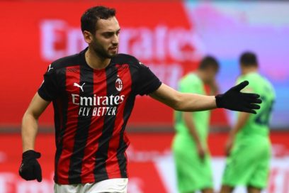 Calhanoglu cerca de renovar con el Milán.