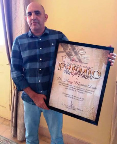 Henry Mazorra agradece el premio Alarife Público, un reconocimiento que lo impulsa a seguir haciendo más por la ciudad de Camagüey. Foto: Gretel Díaz Montalvo