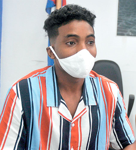Rider Abreu Rodríguez presta especial atención a la actualización del Convenio Colectivo de Trabajo, en el que un punto clave debe ser el reglamento para la distribución de las utilidades. Foto: José Raúl Rodríguez Robleda