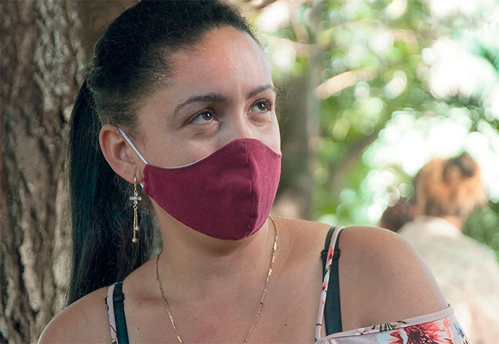 En el momento de la entrevista Yailén se encontraba al cuidado de su mamá en el hospital. Foto: Lianet Suárez Sánchez