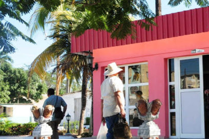 Establecen procedimiento para arrendar locales a trabajadores por cuenta propia