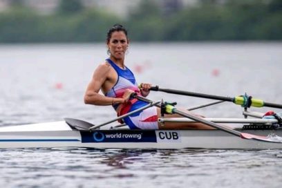 Milena Venegas enfila su bote rumbo a Tokio