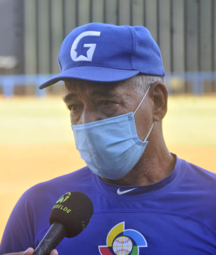 Carlos Martí anunció su rotación de pitcheo. Foto: Ismael Batista