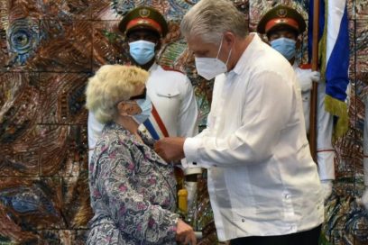 La Patria premia a una cubana especial (+ Audio y Fotos)