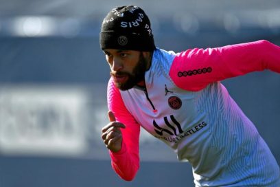 Neymar acelera el paso para poder enfrentar al Barça.