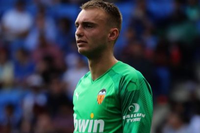Cillessen estará fuera un mes por un esguince de rodilla.