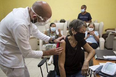 Cuba evalúa uso paulatino de vacunas antiCovid-19 en grupos de riesgo