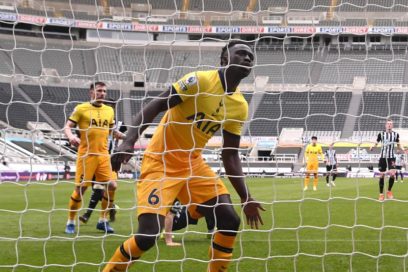 Davinson Sánchez recibió insultos racistas.