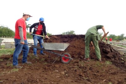 Unidos, los trabajadores holguineros hacen Cuba (+ Fotos y Video)