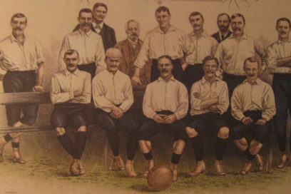 Un día como hoy de 1888 Charlie Fossey, director del Aston Villa, creó la liga profesional de fútbol en Inglaterra. La llamada Football League arrancó con 12 clubes, entre los que resaltan históricos como Stoke City y West Bromwich Albion.