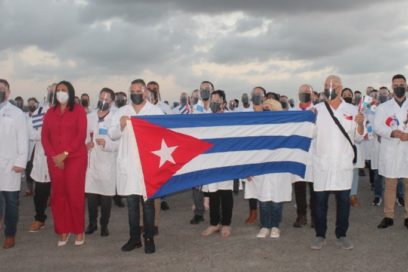 Regresa a Cuba, procedente de Panamá, brigada del contingente Henry Reeve