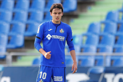 Enes Ünal dio positivo a la Covid.