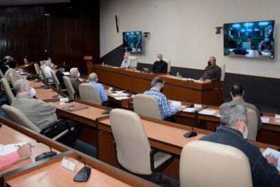 Ante la COVID-19: Un traje a la medida de cada problema