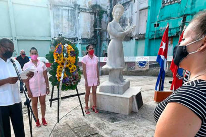 Rinden homenaje a Fe del Valle Ramos