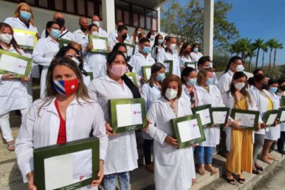 Intercambió Díaz-Canel con colaboradores de la salud: solidaridad y compromiso de dar el paso al frente