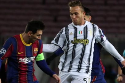 Arthur y Dybala se saltaron las normas para irse de fiesta.