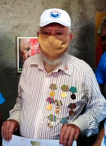 Longino Roca recuerda aquellos días de Girón en la que fue la juventud que derrotó al enemigo. Foto: Gretel Díaz Montalvo