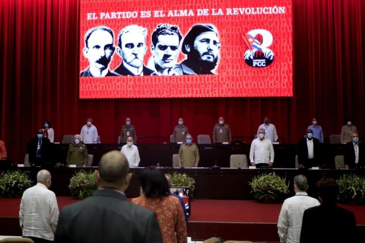 Con las notas del Himno Nacional inició el ya Histórico evento partidista. Foto: ACN