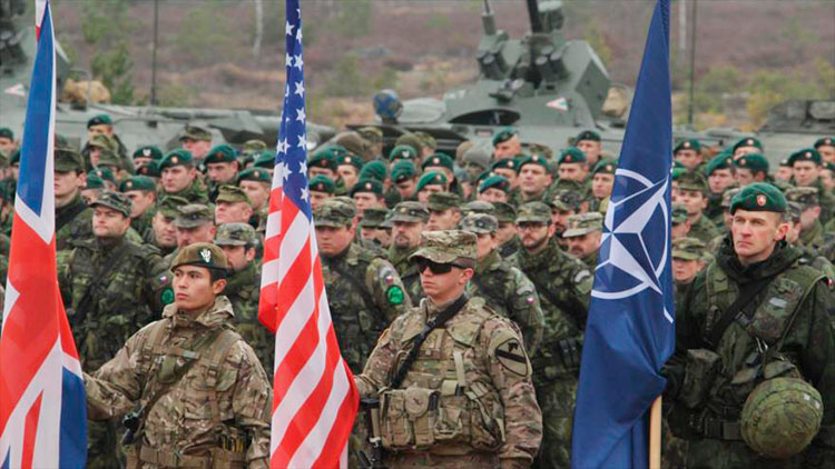 Las tropas de la OTAN están muy cerca, demasiado, de la frontera con la Federación Rusa.