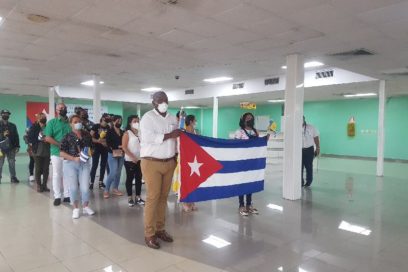 Brigada médica arriba a Cuba desde San Vicente y las Granadinas
