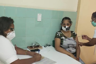 Intervención sanitaria contra COVID-19 llega al sector del turismo en Santiago de Cuba