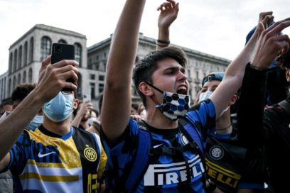 El Inter se corona como campeón de Italia: Un empate del Atalanta hoy le ha dado el título de la Serie A al Inter de Milán, que ha terminado con el reinado de nueve años de la Juventus. Este es el título 19 en la historia del conjunto nerazurri.