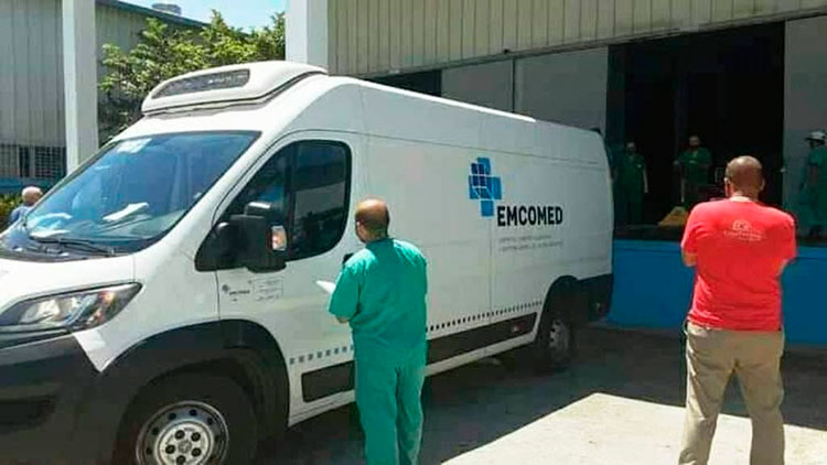 Momento de la llegada del candidato vacunal Abdala a la provincia de Cienfuegos. Foto: Tomada de Internet