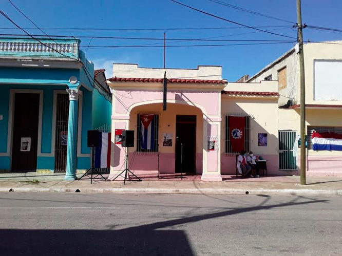 Engalanada la sede de la Central de Trabajadores de Cuba en Ciego de Ávila para sumarse a la Caravana del pueblo de ese territorio que hoy desde las calles y en recorrido por la ciudad han levantado sus voces contra esta injusta y genocida política contra nuestro pueblo.