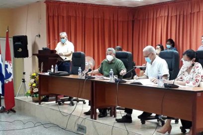 Capacitan a dirigentes sindicales sobre temas de la empresa estatal socialista