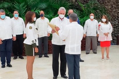 Condecora Gobierno cubano a destacados campesinos y cooperativistas