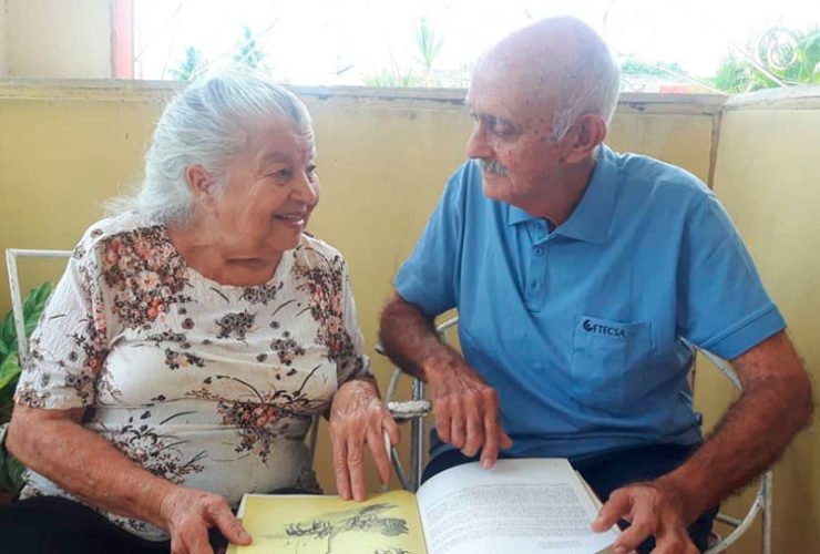 Con su esposa de toda la vida, Magalis Alfonso Duque. Cortesía de Fulgencio Eugenio Hernández Domínguez
