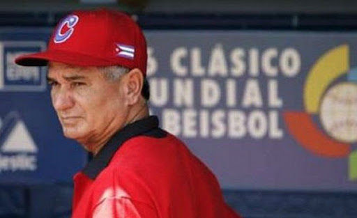 Higinio Vélez durante el Clásico Mundial del 2006.
