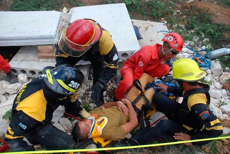 Como parte del Meteoro se realizaron ejercicios de evacuación. Foto: Perlavisión
