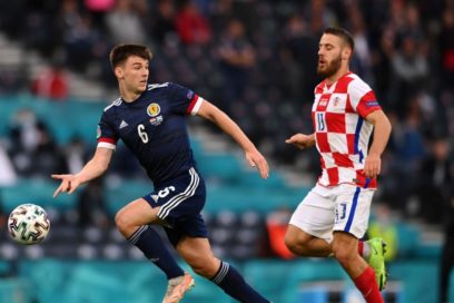 Tierney se queda en el Arsenal hasta 2026.
