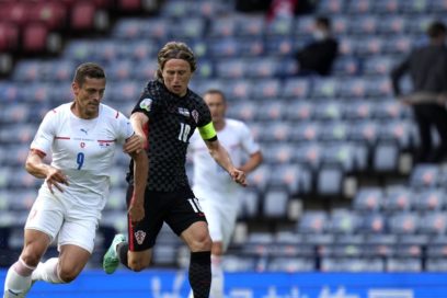 Empatan Croacia y República Checa en la Euro: Un gol de Patrick Schik de penalti adelantó a los checos, pero Croacia batalló hasta conseguir el empate y selló el 1-1 en el marcador gracias a un tanto de Perisic.