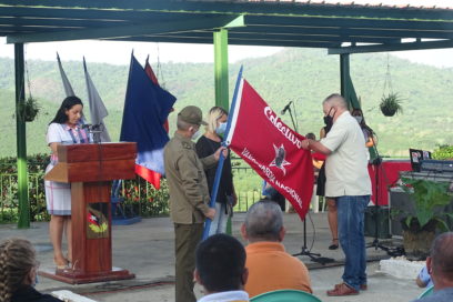 Entregan medalla Jesús Menéndez a colectivo villaclareño