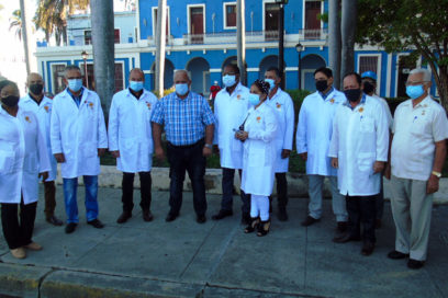 Condecoran en Cienfuegos a colectivos y trabajadores sobresalientes (+ Fotos)