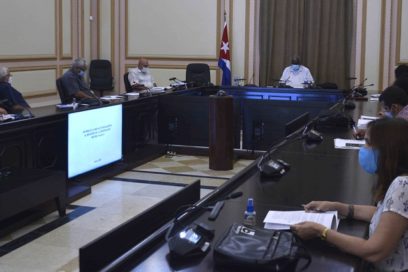 Presidente de la Asamblea Nacional dialoga con directivos del Ministerio de la Construcción