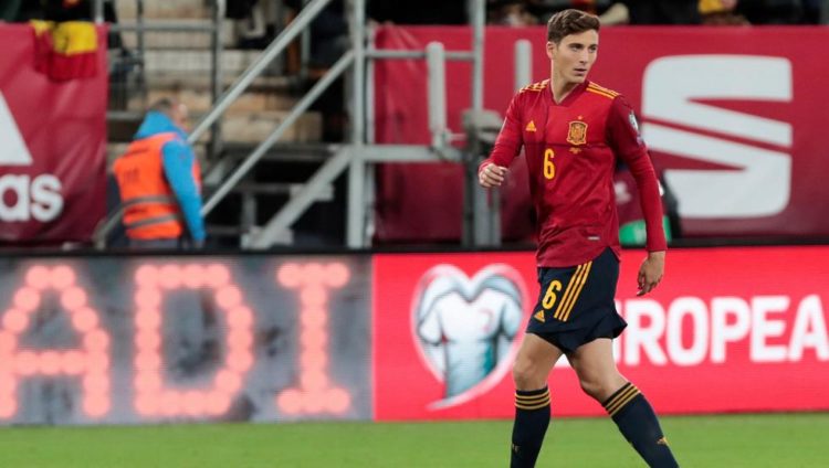 Pau Torres, zaguero español