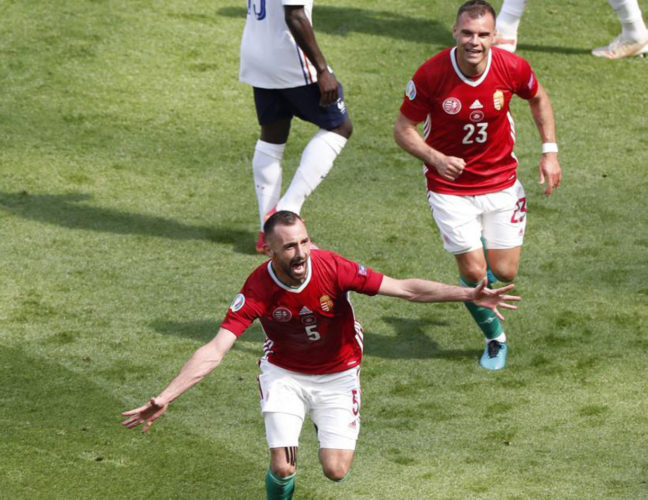 Attila Fiola celebra el gol 1-0