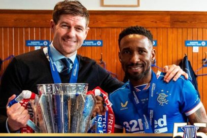 Defoe pasa a ser jugador-entrenador del Rangers.