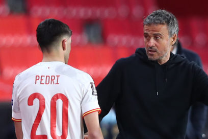 Luis Enrique defiende a Pedri.