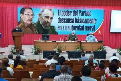 Dirige Díaz-Canel en Granma evaluación sobre directrices de 8vo. Congreso del PCC