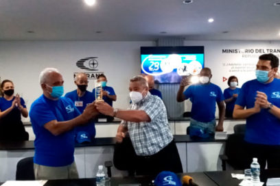 Celebran transportistas su cincuentenario