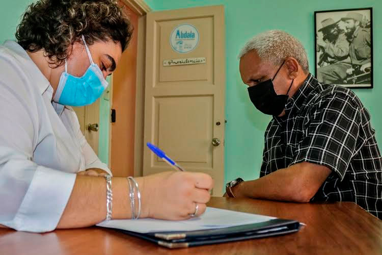 Gracias al esfuerzo, responsabilidad, paciencia, talento y tenacidad de científicos, investigadores y trabajadores de la Salud contamos con candidatos vacunales propios contra la COVID-19.