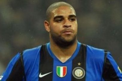 Adriano apoya a Biles: «Simone Biles, sé exactamente lo que estás pasando y no dejes que la gente te crucifique. ¡Sé feliz y cuida tu cabeza! Pasé por esto y hasta hoy me cuestionan. Que Dios perdone a estas malas personas», dijo en Twitter.