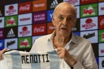 Menotti sobre Messi: “Messi está en su mejor momento en todo sentido: físicamente es un chico que se prepara siempre, que no ha tenido lesiones graves. Anímicamente también lo veo así, hoy es el mejor momento de Messi, porque se lo ve feliz”.